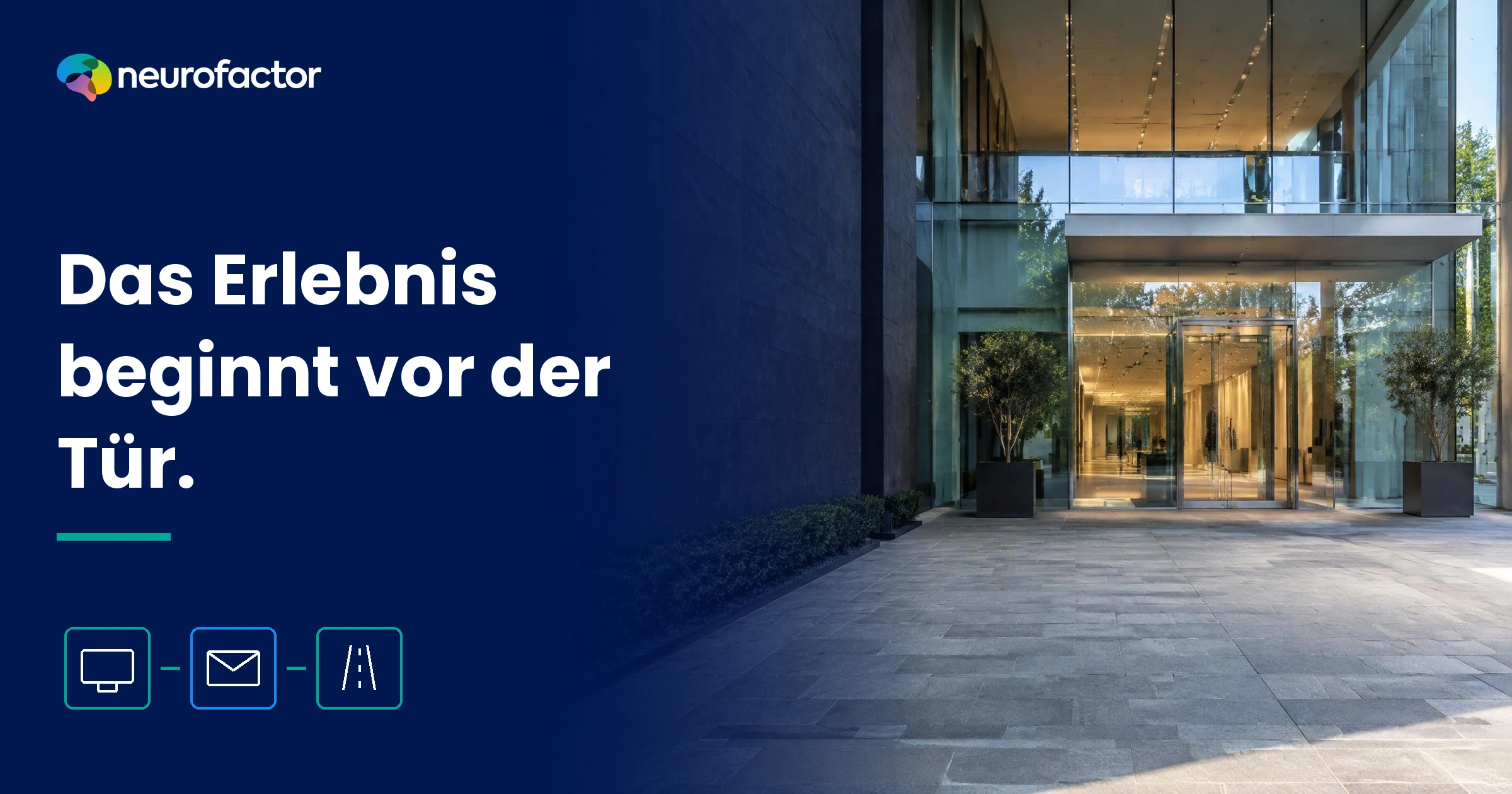 Konzeptionelles Bild eines Museumsbesuchers auf dem Weg zum Eingang mit einer bereits entstandenen Erwartung an das Erlebnis.