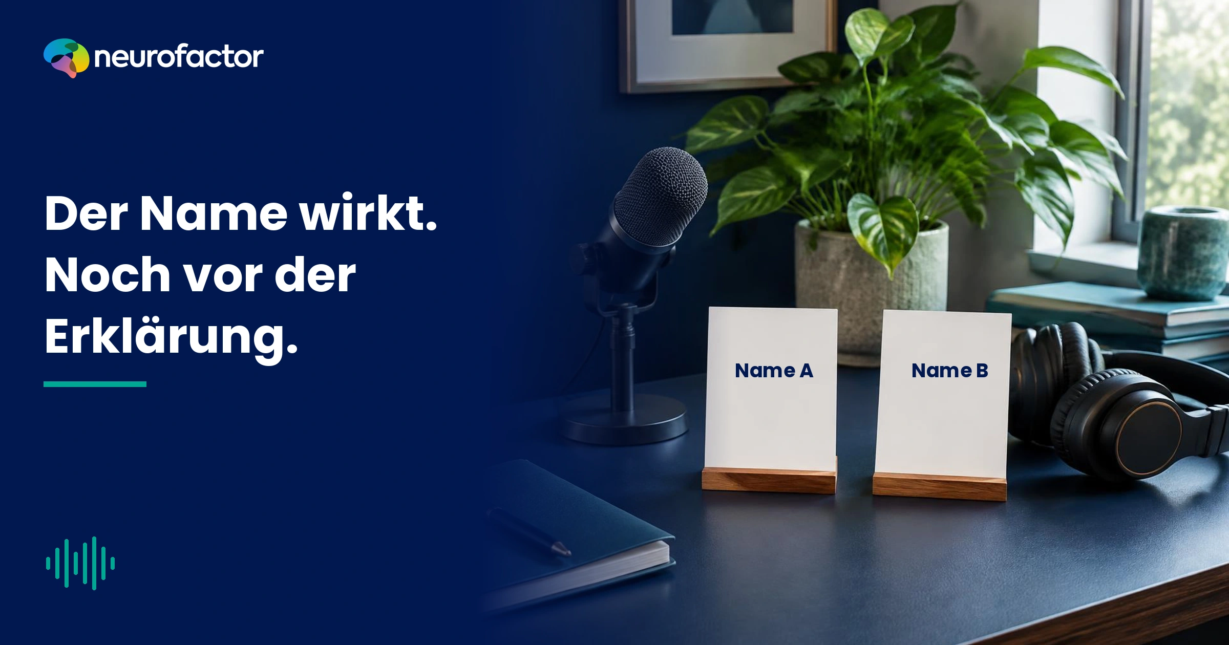 Neutrale Namenskarten, Kopfhörer und Mikrofon in einer fiktiven Markennamenstudie.