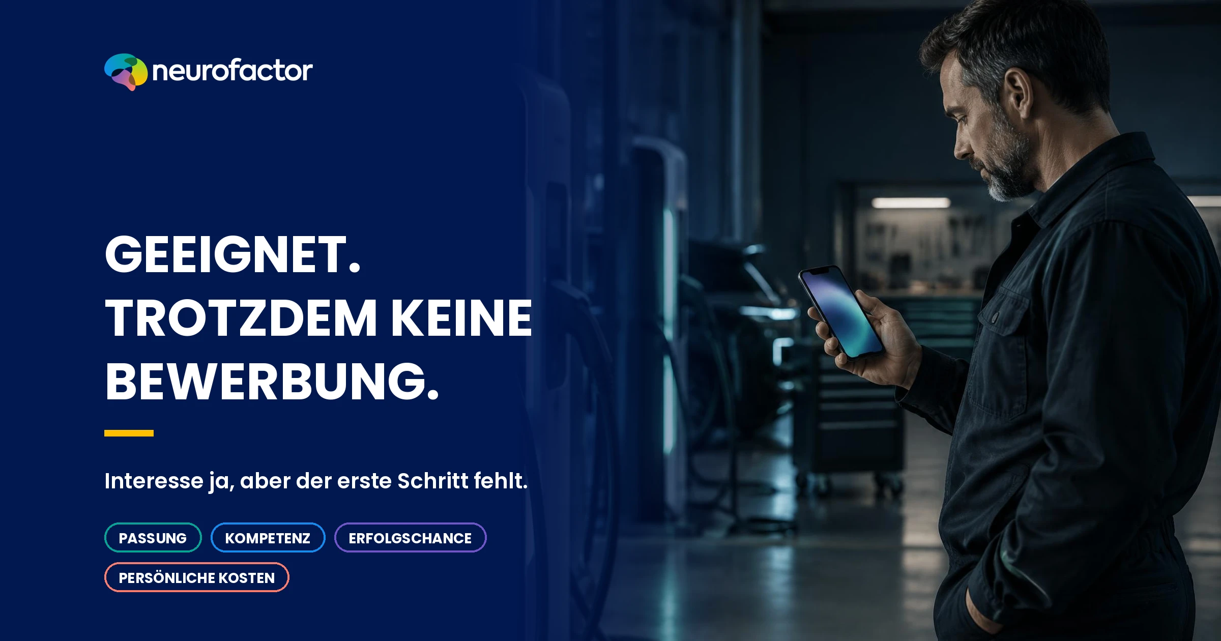Erfahrener Techniker sieht eine passende Stelle, ohne sofort auf den Bewerbungsbutton zu klicken.