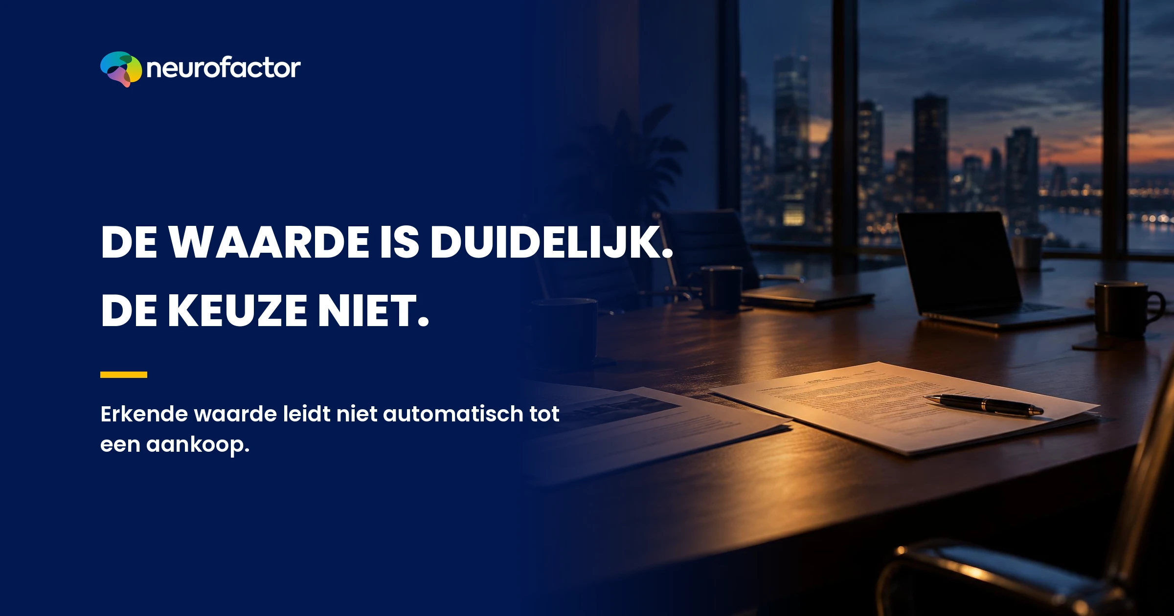 Tweeluik: links een enthousiast gesprek en helder voorstel, rechts de onbesliste route met risico, overstap en besluitteam.